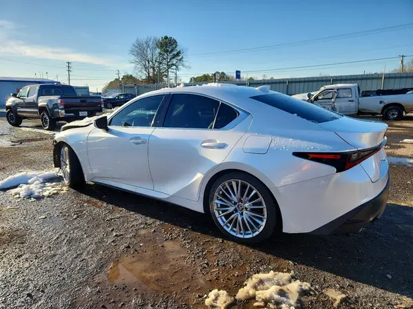 JTHDA1D28N5118614 2022 LEXUS IS - Image 2