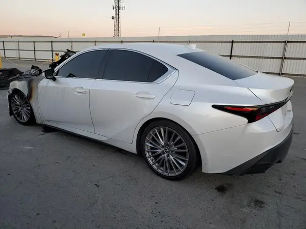 JTHDA1D28P5127557 2023 LEXUS IS - Image 2