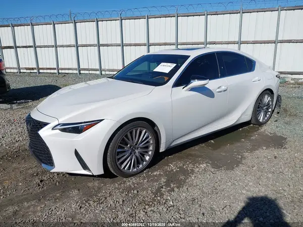 JTHDA1D28R5130560 2024 LEXUS IS - Image 2