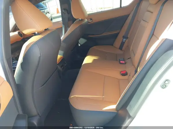 JTHDA1D28R5130560 2024 LEXUS IS - Image 8