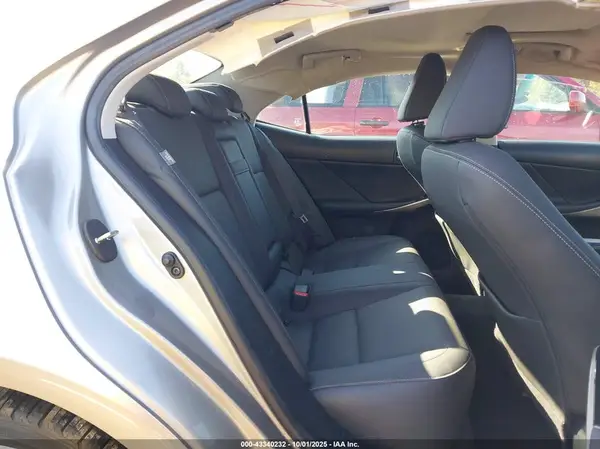 JTHDA1D29L5101253 2020 LEXUS IS - Image 8