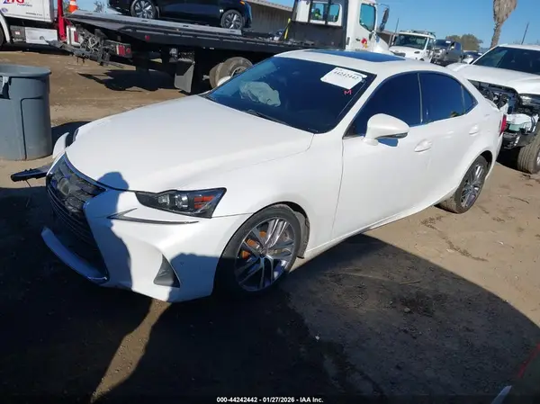 JTHDA1D29L5107733 2020 LEXUS IS - Image 2
