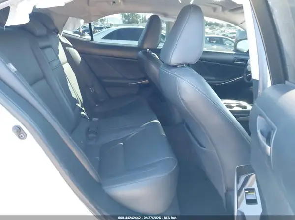 JTHDA1D29L5107733 2020 LEXUS IS - Image 8