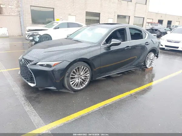 JTHDA1D29N5120906 2022 LEXUS IS - Image 2