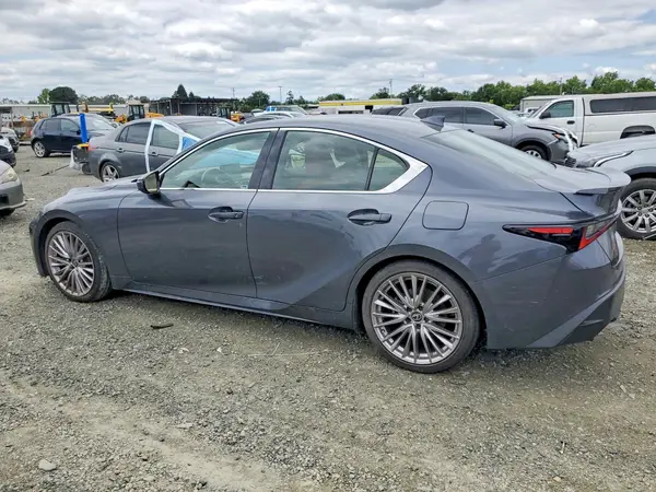 JTHDA1D2XN5119067 2022 LEXUS IS - Image 2