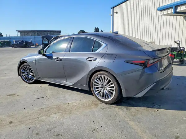 JTHDA1D2XN5119098 2022 LEXUS IS - Image 2
