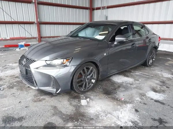 JTHG81F22L5043055 2020 LEXUS IS - Image 2