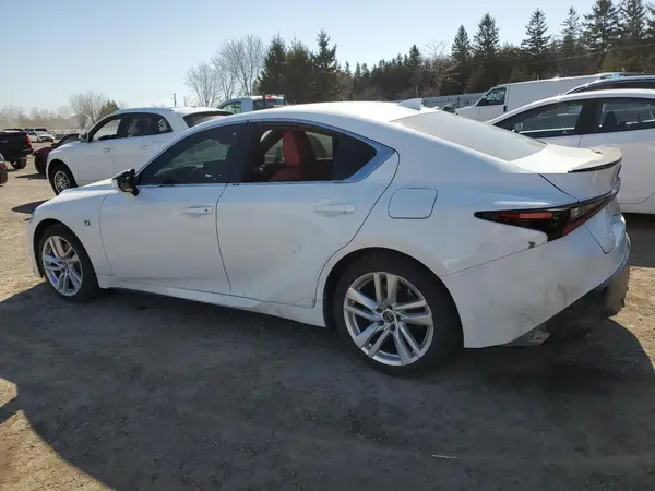 JTHG81F22N5048386 2022 LEXUS IS - Image 2