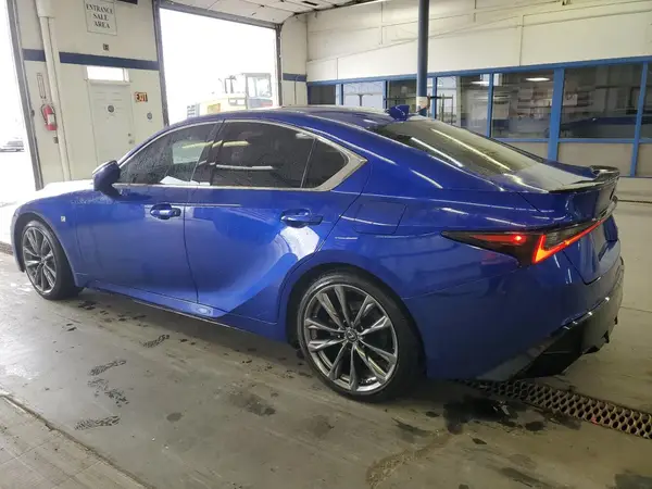 JTHG81F28N5048165 2022 LEXUS IS - Image 2