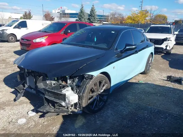 JTHG81F2XM5045945 2021 LEXUS IS - Image 2