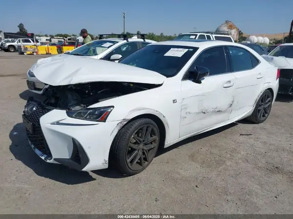 JTHGA1D22L5107134 2020 LEXUS IS - Image 2