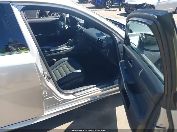 2020 LEXUS IS IAAI lot 44644126 auction photo 5