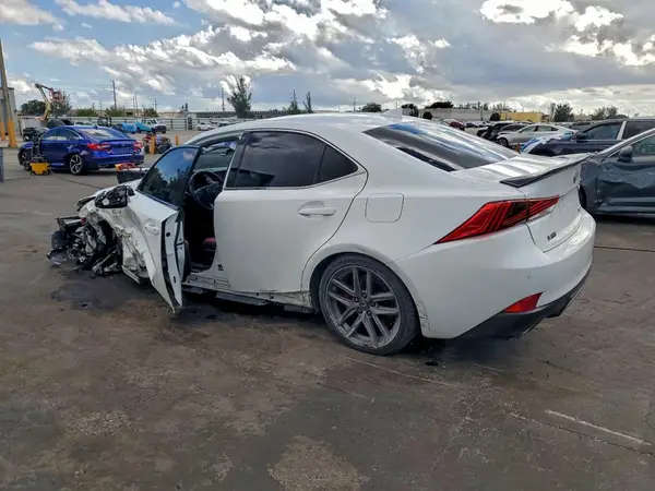JTHGA1D28L5104111 2020 LEXUS IS - Image 2