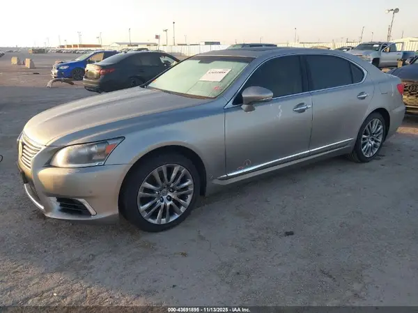 JTHGL5EF0G5057200 2016 LEXUS LS - Image 2