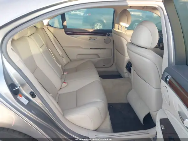 JTHGL5EF0G5057200 2016 LEXUS LS - Image 8