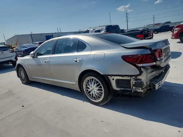 JTHGL5EFXG5055891 2016 LEXUS LS - Image 2