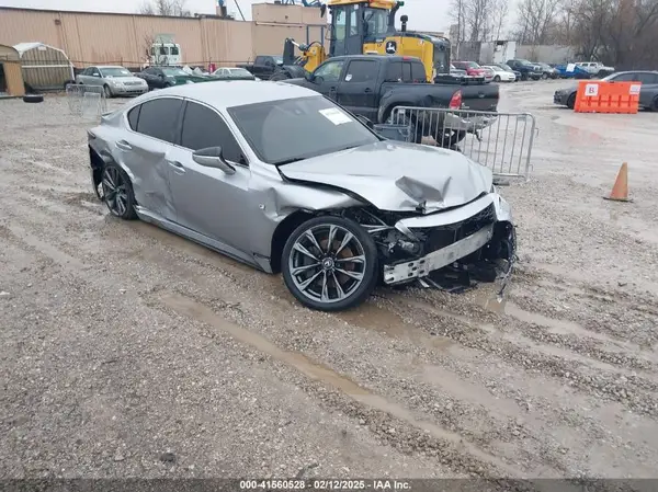 JTHGZ1B20M5039493 2021 LEXUS IS - Image 1