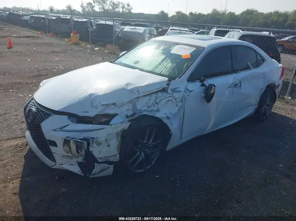 JTHGZ1B25L5036006 2020 LEXUS IS - Image 2