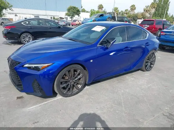 JTHGZ1B26M5041426 2021 LEXUS IS - Image 2