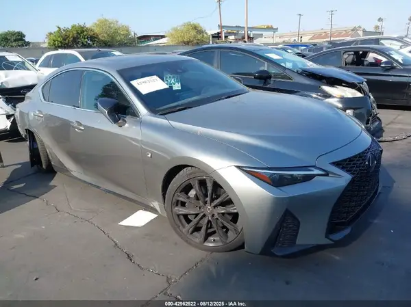JTHGZ1B28M5038432 2021 LEXUS IS - Image 1