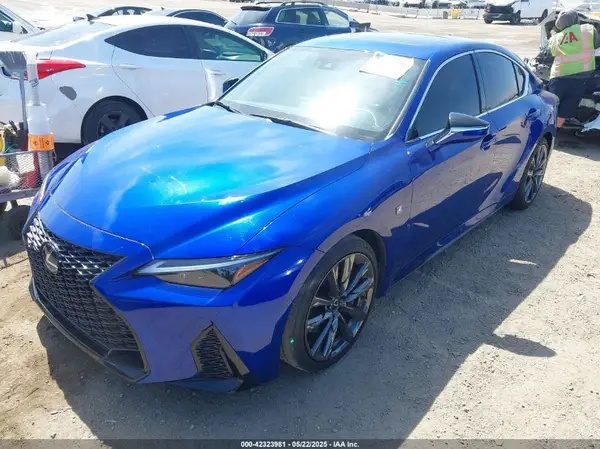 JTHGZ1B28N5050324 2022 LEXUS IS - Image 2