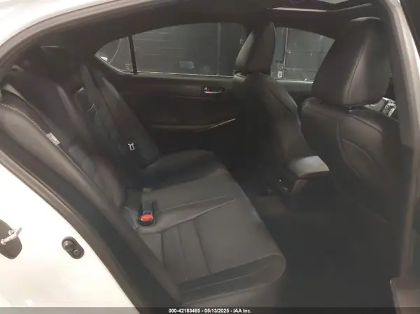 JTHGZ1E20M5021250 2021 LEXUS IS - Image 8