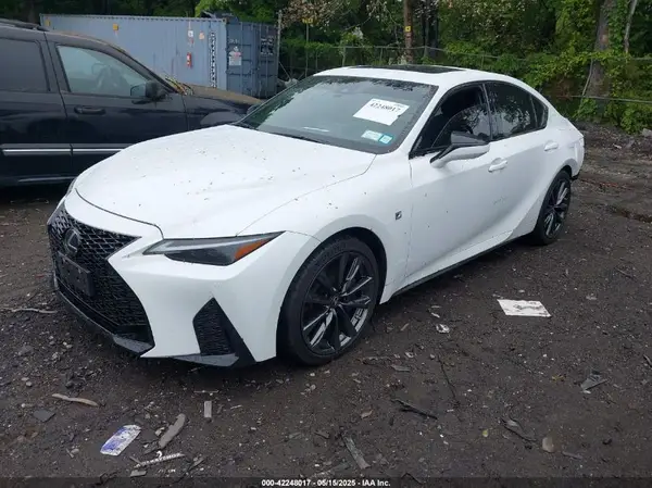 JTHGZ1E20N5024974 2022 LEXUS IS - Image 2