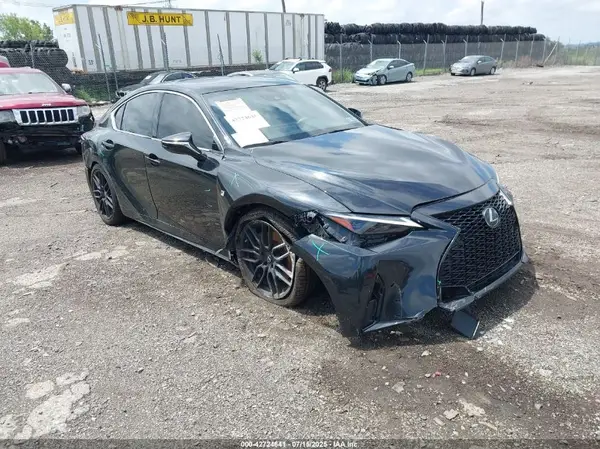 JTHGZ1E23M5019752 2021 LEXUS IS - Image 1