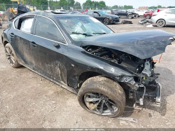 JTHGZ1E25N5026140 2022 LEXUS IS - Image 1
