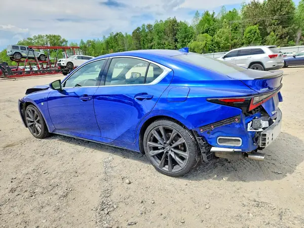 JTHGZ1E27M5019169 2021 LEXUS IS - Image 2