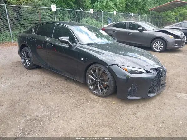 JTHGZ1E28M5021030 2021 LEXUS IS - Image 1
