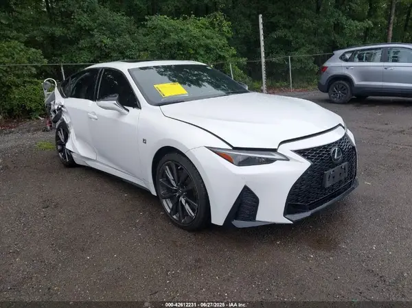 JTHGZ1E28N5023345 2022 LEXUS IS - Image 1
