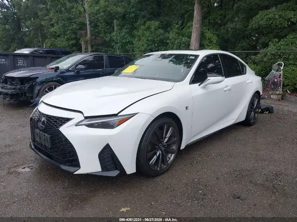 JTHGZ1E28N5023345 2022 LEXUS IS - Image 2