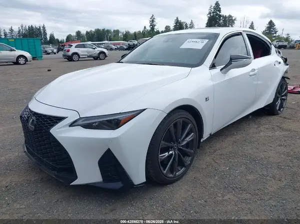 JTHGZ1E29N5023953 2022 LEXUS IS - Image 2