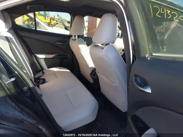 JTHL9JBH1M2044786 2021 LEXUS UX - Image 8