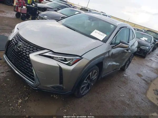 JTHP3JBH1M2038005 2021 LEXUS UX - Image 2