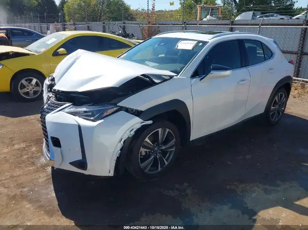 JTHP3JBH4M2033946 2021 LEXUS UX - Image 2