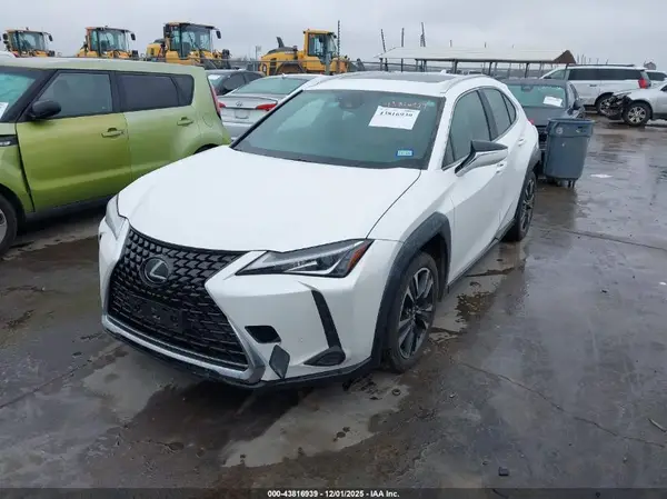 JTHP3JBH7M2037716 2021 LEXUS UX - Image 2