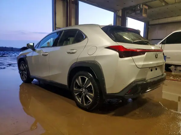 JTHP3JBH8L2023290 2020 LEXUS UX - Image 2