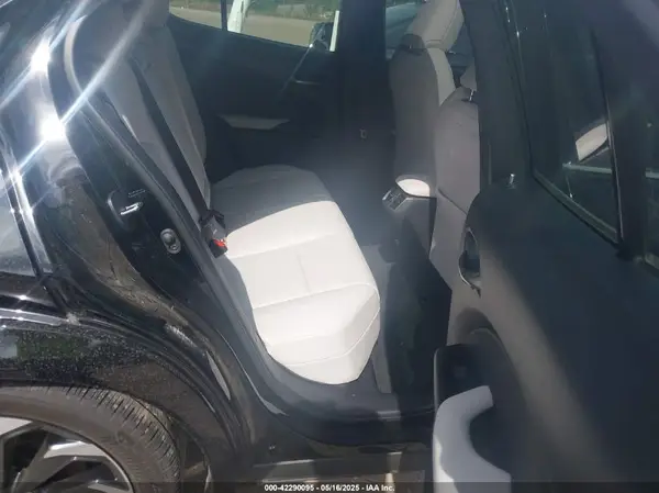 JTHP3JBHXN2052048 2022 LEXUS UX - Image 8