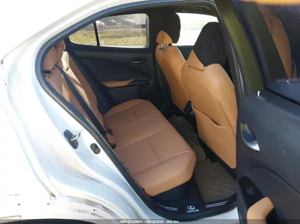 JTHP6JBH0P2132596 2023 LEXUS UX - Image 8