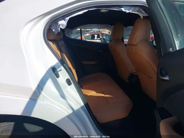JTHP6JBH3P2132964 2023 LEXUS UX - Image 8