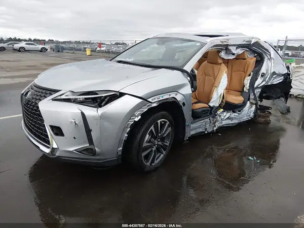 JTHP6JBH3P2155788 2023 LEXUS UX - Image 2