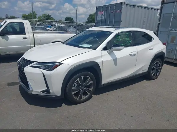 JTHP9JBH0M2053528 2021 LEXUS UX - Image 2
