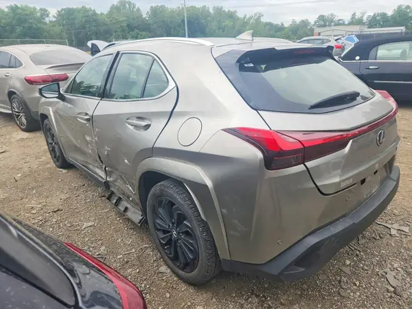 JTHP9JBH0N2062716 2022 LEXUS UX - Image 2