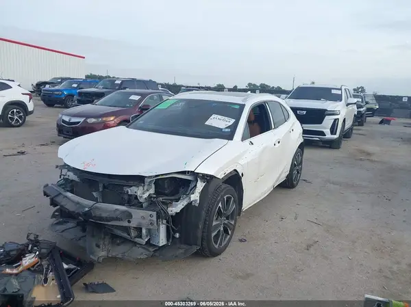JTHP9JBH1L2033044 2020 LEXUS UX - Image 2