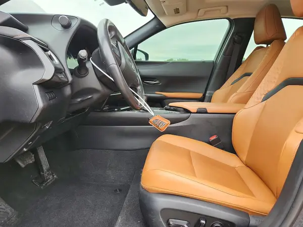 2020 LEXUS UX auction photo 7