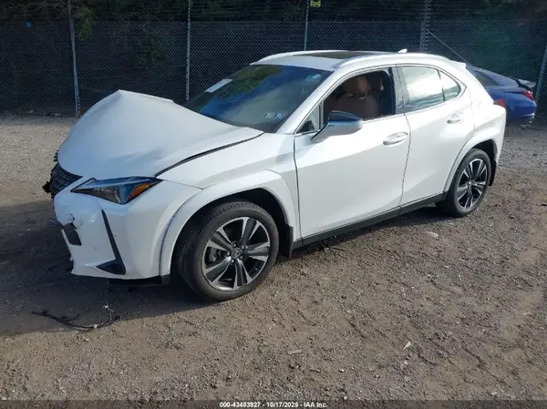 JTHP9JBH1R2072113 2024 LEXUS UX - Image 2