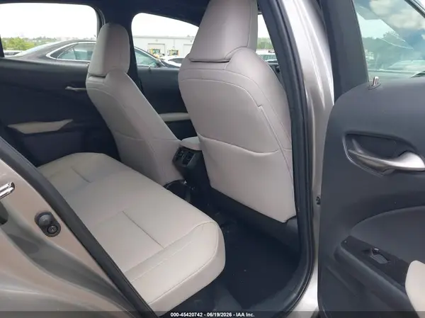 JTHP9JBH2L2020142 2020 LEXUS UX - Image 8