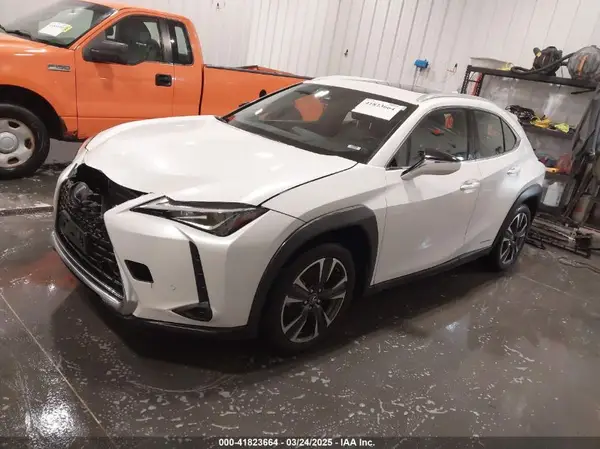 JTHP9JBH2L2025812 2020 LEXUS UX - Image 2